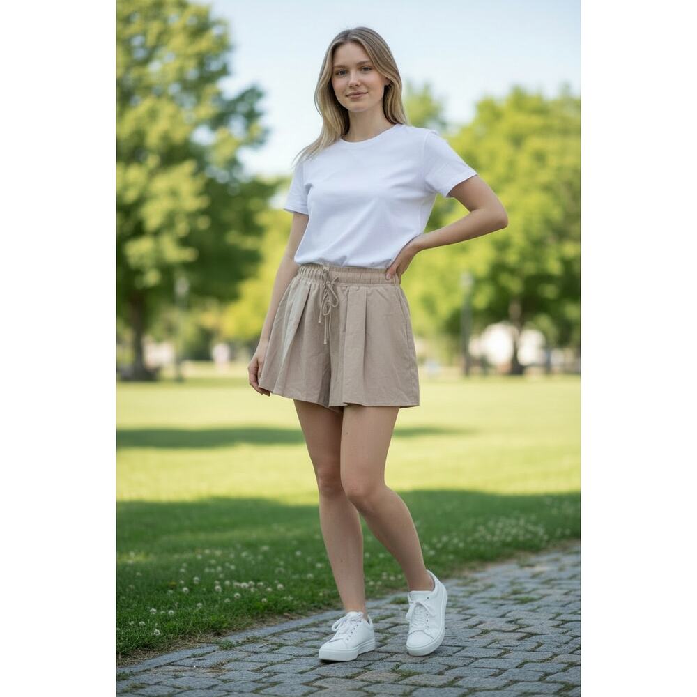 HALARA Shorts Size M NEW Cement Tan Elastic Waist Pockets